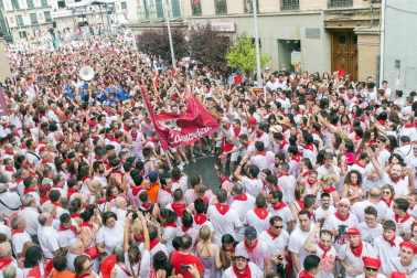 Este miércoles 24 de julio comenzaron las fiestas de Santa Ana en Tudela con el tradicional lanzamiento del cohete.