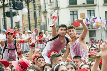Este miércoles 24 de julio comenzaron las fiestas de Santa Ana en Tudela con el tradicional lanzamiento del cohete.