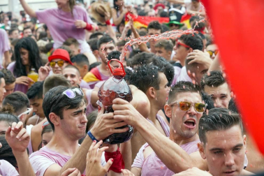 Este miércoles 24 de julio comenzaron las fiestas de Santa Ana en Tudela con el tradicional lanzamiento del cohete.