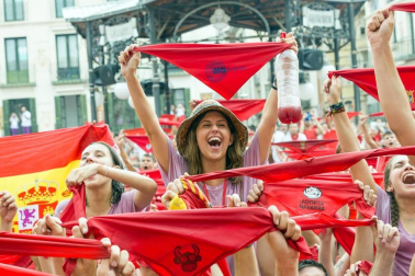 Este miércoles 24 de julio comenzaron las fiestas de Santa Ana en Tudela con el tradicional lanzamiento del cohete.