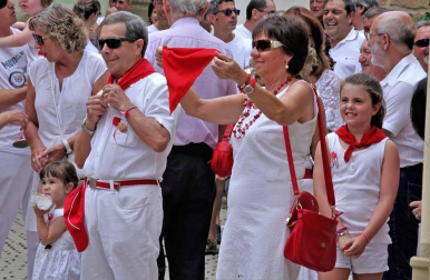 A pesar de la inundación, el pueblo hará un paréntesis para festejar las fiestas y evadirse del recuerdo