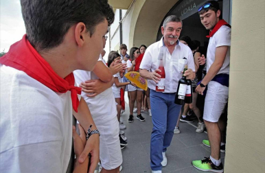 A pesar de la inundación, el pueblo hará un paréntesis para festejar las fiestas y evadirse del recuerdo