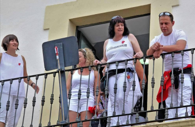 A pesar de la inundación, el pueblo hará un paréntesis para festejar las fiestas y evadirse del recuerdo