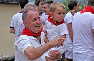A pesar de la inundación, el pueblo hará un paréntesis para festejar las fiestas y evadirse del recuerdo