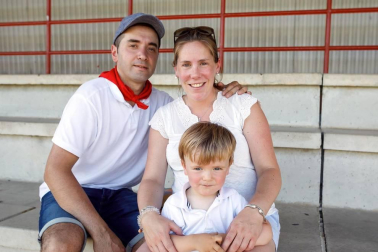 Las instalaciones de Tajonar acogieron el 11 de julio el primer entrenamiento de Osasuna. Una jornada de puertas abiertas en estas instalaciones deportivas que permitió a los aficionados rojillos ver las primeras carreras y ejercicios de una plantilla que espera con ilusión su estreno en la Primera División.