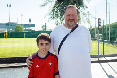 Las instalaciones de Tajonar acogieron el 11 de julio el primer entrenamiento de Osasuna. Una jornada de puertas abiertas en estas instalaciones deportivas que permitió a los aficionados rojillos ver las primeras carreras y ejercicios de una plantilla que espera con ilusión su estreno en la Primera División.