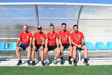 Pese a que la mayor parte de los deportes aparcan la competición en el verano, muchas federaciones aprovechan para organizar concentraciones donde un buen número de niños y niñas conocen o amplían sus conocimientos de esos deportes. Son los llamados “Campus de Verano”. Tres de ellos tienen su sede estos días en Larrabide: el de la Federación Navarra de Atletismo, el de la Federación Navarra de Baloncesto y el de Fundación Osasuna.