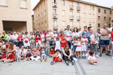 Los niños disfrutan al máximo de los actos que les reserva el programa de fiestas, desde espectáculos a hinchables.