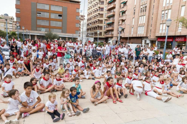 Los niños disfrutan al máximo de los actos que les reserva el programa de fiestas, desde espectáculos a hinchables.