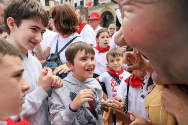 Los niños disfrutan al máximo de los actos que les reserva el programa de fiestas, desde espectáculos a hinchables.