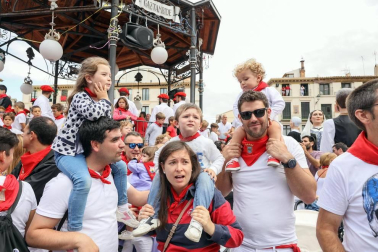 Los niños disfrutan al máximo de los actos que les reserva el programa de fiestas, desde espectáculos a hinchables.