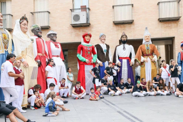 Los niños disfrutan al máximo de los actos que les reserva el programa de fiestas, desde espectáculos a hinchables.