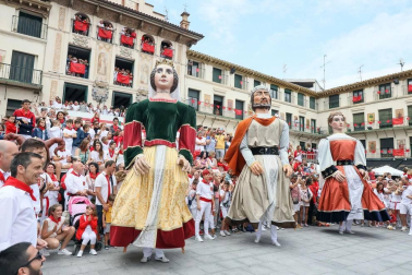 Los niños disfrutan al máximo de los actos que les reserva el programa de fiestas, desde espectáculos a hinchables.