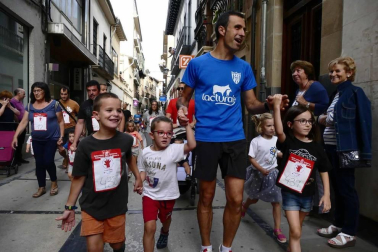 Fotos de la Carrera del Encierro de Estella que ha celebrado este miércoles su séptima edición.