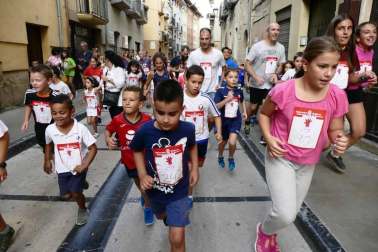 Fotos de la Carrera del Encierro de Estella que ha celebrado este miércoles su séptima edición.