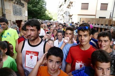 Fotos de la Carrera del Encierro de Estella que ha celebrado este miércoles su séptima edición.