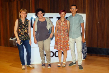 El ciclo cinematográfico RoofTop Cinema llegó a su fin el pasado 25 de julio con la proyección, en la Terraza de Baluarte, de la cinta 'Moon' (Duncan Jones, 2009). Hasta esta 'sala de cine' se acercaron grandes y pequeños con muchas ganas de disfrutar de su afición por el cine en un ambiente diferente y especial.