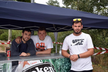 El pasado sábado 27 de julio se celebró en el Polígono Industrial del Ramal la IV Edición del Slalom de Lodosa, prueba en la que tomaron parte 23 pilotos que hicieron las delicias del numeroso público apostado en las calles del polígono lodosano. Velocidad y entretenimiento en una jornada tan deportiva como lúdica.