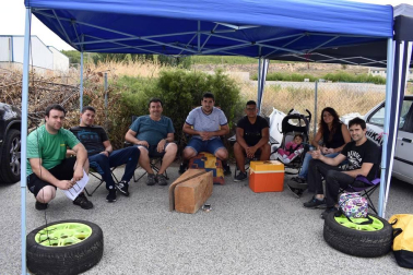 El pasado sábado 27 de julio se celebró en el Polígono Industrial del Ramal la IV Edición del Slalom de Lodosa, prueba en la que tomaron parte 23 pilotos que hicieron las delicias del numeroso público apostado en las calles del polígono lodosano. Velocidad y entretenimiento en una jornada tan deportiva como lúdica.