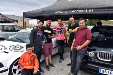 El pasado sábado 27 de julio se celebró en el Polígono Industrial del Ramal la IV Edición del Slalom de Lodosa, prueba en la que tomaron parte 23 pilotos que hicieron las delicias del numeroso público apostado en las calles del polígono lodosano. Velocidad y entretenimiento en una jornada tan deportiva como lúdica.