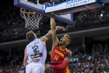 Más de 10.000 aficionados se citaron en el pabellón pamplonés para ver la victoria por 78-70 de la selección española en el arranque de la gira de preparación del Mundial de China 2019.