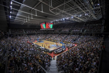 Más de 10.000 aficionados se citaron en el pabellón pamplonés para ver la victoria por 78-70 de la selección española en el arranque de la gira de preparación del Mundial de China 2019.