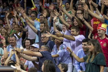 Más de 10.000 aficionados se citaron en el pabellón pamplonés para ver la victoria por 78-70 de la selección española en el arranque de la gira de preparación del Mundial de China 2019.