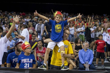 Más de 10.000 aficionados se citaron en el pabellón pamplonés para ver la victoria por 78-70 de la selección española en el arranque de la gira de preparación del Mundial de China 2019.