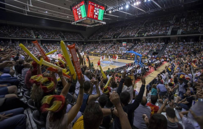 Más de 10.000 aficionados se citaron en el pabellón pamplonés para ver la victoria por 78-70 de la selección española en el arranque de la gira de preparación del Mundial de China 2019.