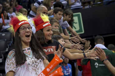 Más de 10.000 aficionados se citaron en el pabellón pamplonés para ver la victoria por 78-70 de la selección española en el arranque de la gira de preparación del Mundial de China 2019.