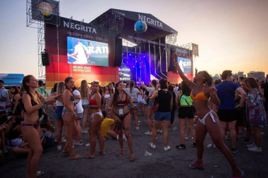 La playa de Burriana acogió las actuaciones de Jared Leto, Arnau Griso, Iván Ferreiro, Carolina Durante y Vetusta Morla, en la jornada de este sábado 3 de agosto.