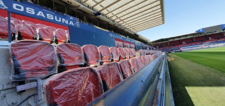 Parte de las 2.700 localidades de Preferencia que se estrenarán en el debut de Osasuna en casa han sido colocadas