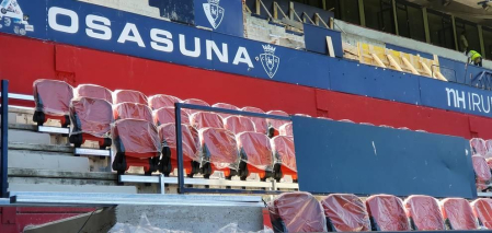 Parte de las 2.700 localidades de Preferencia que se estrenarán en el debut de Osasuna en casa han sido colocadas