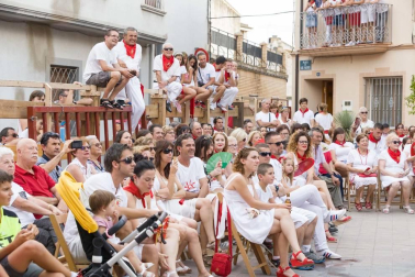 Galería de fotos del Paloteado de fiestas de Fustiñana