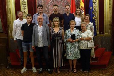 Los nuevos consejeros del Gobierno de Navarra tomaron posesión este miércoles rodeados de sus familiares