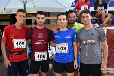 150 corredores en categoría absoluta y cerca de un centenar de niños participaron, el sábado 3 de agosto, en la edición número treinta y cinco de la popular carrera de la Joya de Fustiñana. Este año, además, la prueba ha sido elegida para estrenar el primer Circuito de running MD Ribera Sur.