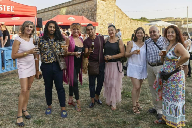 El festival Flamenco on Fire y la Sala Indara han organizado tres conciertos gratuitos que servirán de preludio a la llegada, el 20 de agosto, del reconocido festival flamenco. La actuación de La Negra y El Panky sirvió para abrir este ciclo previo, que contará también con la presencia de Paquete y los Porrina Jam y Las Migas.