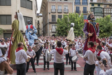 Todas las fotos de la despedida de los gigantes en fiestas de Estella en Diario de Navarra