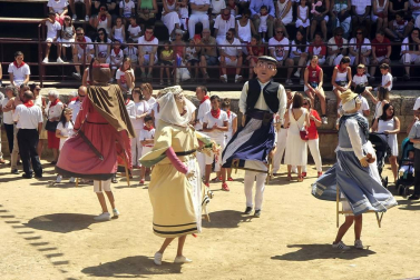 Todas las fotos del día de Navarra de fiestas de Carcastillo 2019