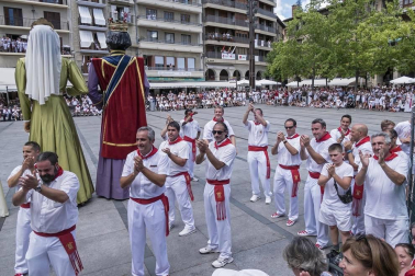 Todas las fotos de la despedida de los gigantes en fiestas de Estella en Diario de Navarra