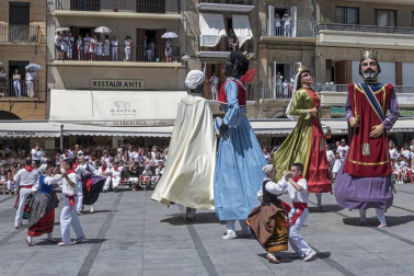 Todas las fotos de la despedida de los gigantes en fiestas de Estella en Diario de Navarra