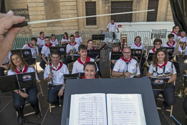 Todas las fotos de la despedida de los gigantes en fiestas de Estella en Diario de Navarra