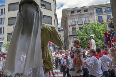 Todas las fotos de la despedida de los gigantes en fiestas de Estella en Diario de Navarra