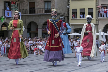 Todas las fotos de la despedida de los gigantes en fiestas de Estella en Diario de Navarra