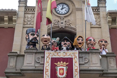 Todas las fotos de la despedida de los gigantes en fiestas de Estella en Diario de Navarra