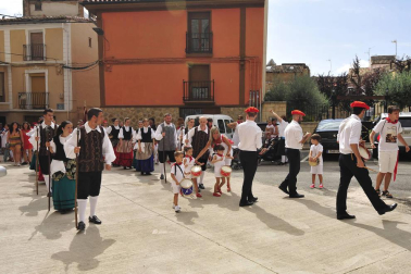 Todas las fotos de la procesión de la Virgen de fiesats de Falces 2019