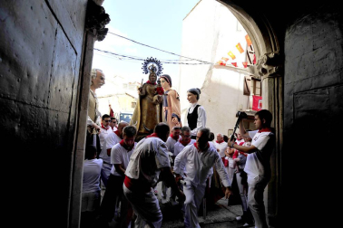 Todas las fotos de la procesión de la Virgen de fiesats de Falces 2019
