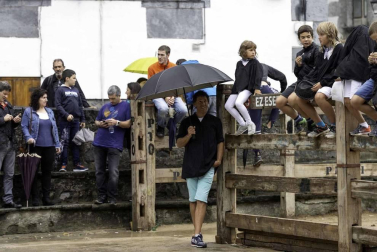 Fotos de la 'Ezpeta-Dantza' de Leitza