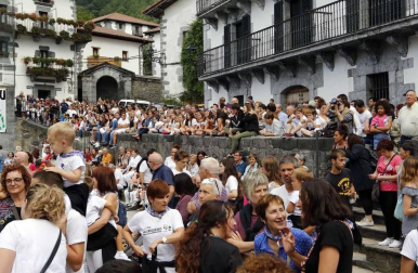 Fotos de la 'Ezpeta-Dantza' de Leitza