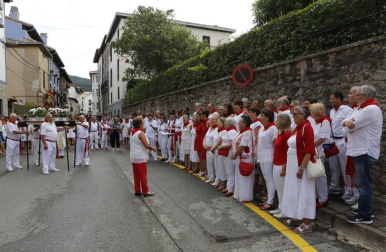 Todas las fotos de la procesión y concentración de gigantes de fiestas de Aoiz 2019